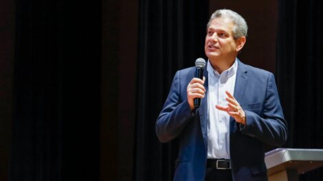 Silvio Barros anuncia pagamento de 14º salário para servidores de escolas com nota 8,5 no Ideb em Maringá