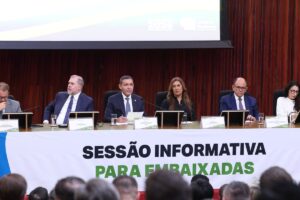 TSE apresenta sistema brasileiro de votação a embaixadores