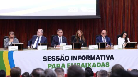 TSE apresenta sistema brasileiro de votação a embaixadores