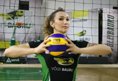 Tifanny reage a veto de atletas trans no vôlei; debate chega a Maringá