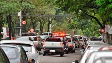 Trânsito: Operação conjunta entre PM e Semob aborda mais de 100 veículos no fim de semana em Maringá
