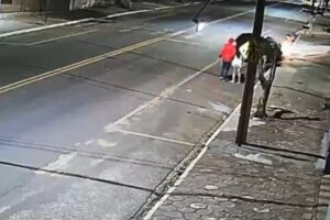 Vídeo mostra mulher sendo atropelada de propósito após discussão na região de Maringá; caso é investigado pela Polícia Civil