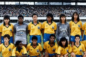 Desfile de 7 de Setembro homenageia pioneiras do futebol feminino