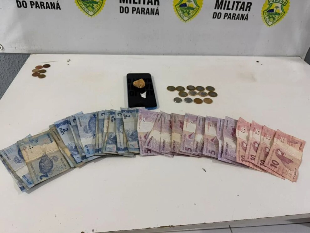 Dois homens são presos por tráfico de drogas no terminal urbano de Maringá após denúncia anônima