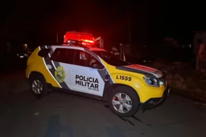 homem-em-surto-e-contido-por-morador-sofre-parada-cardiorrespiratoria-e-e-salvo-por-policiais-militares-em-maringa