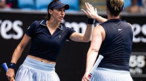 Dupla de Luisa Stefani vence estreia e avança à 2ª rodada do US Open