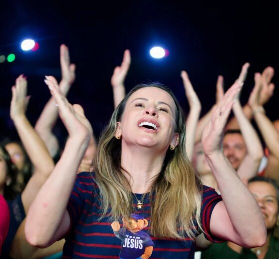 Mais de dez mil pessoas prestigiam 'Desperta Maringá Arena'
