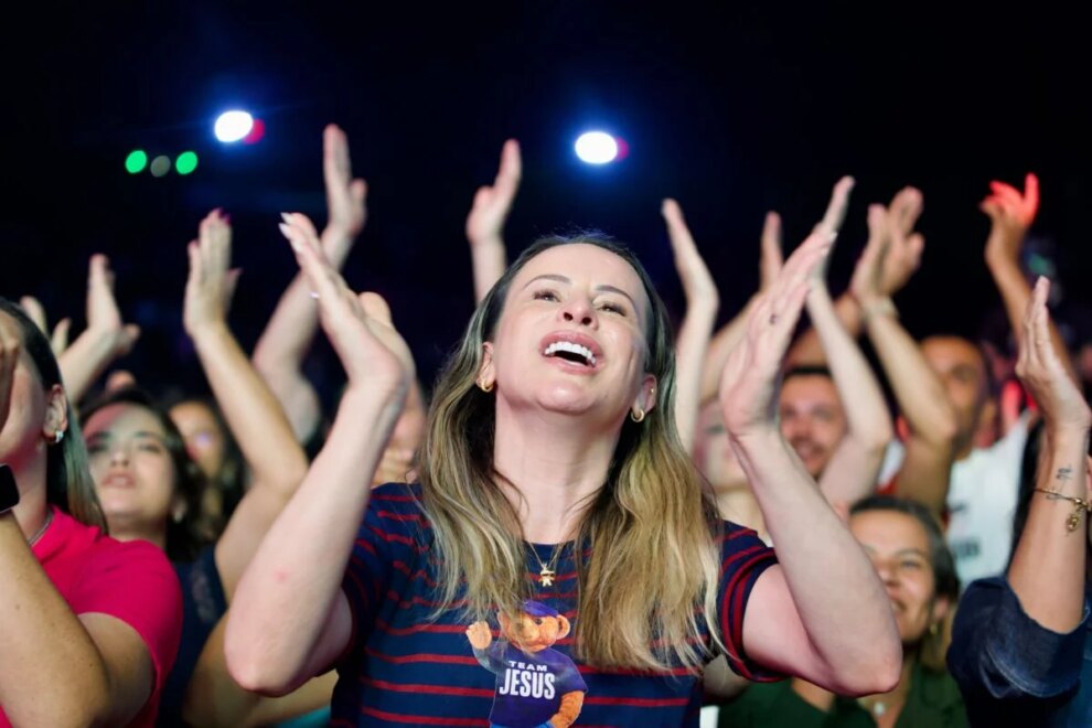 Mais de dez mil pessoas prestigiam 'Desperta Maringá Arena'