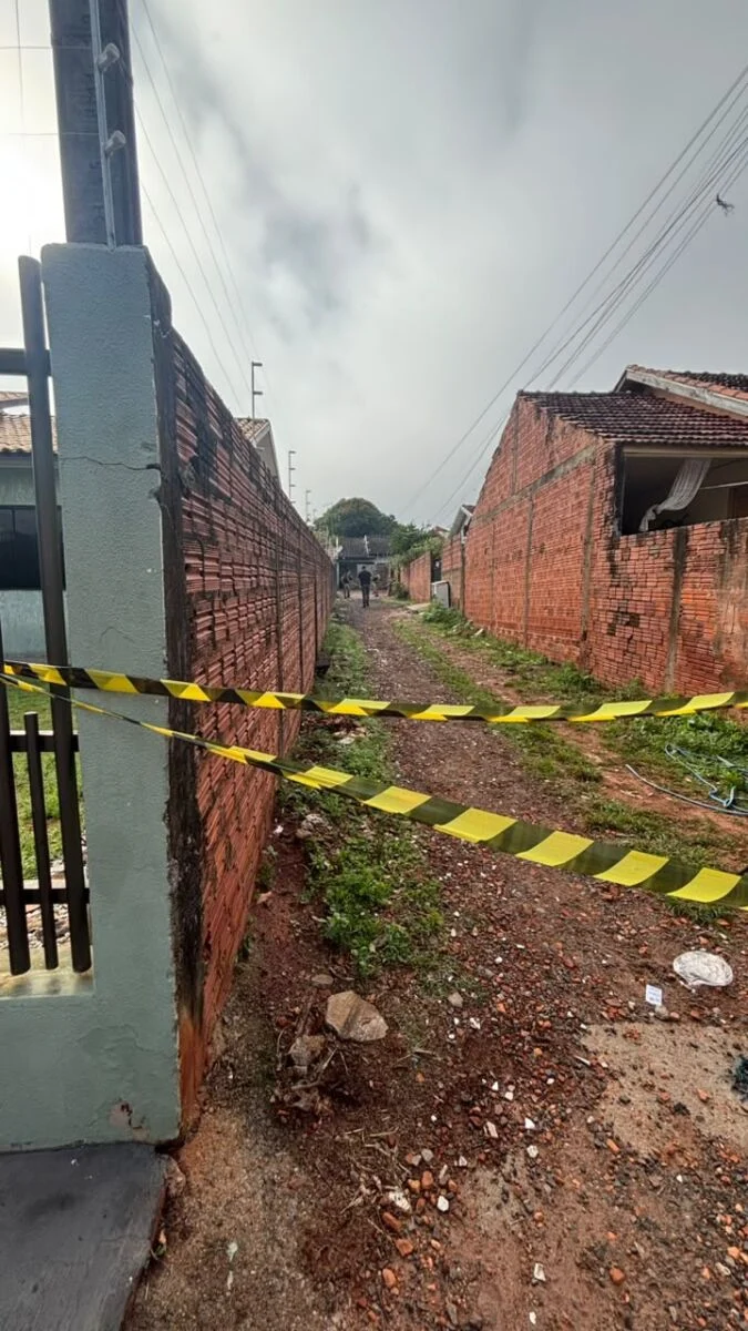 Região: Ataque armado deixa mãe e suspeito mortos e jovem ferido em residência na manhã desta quarta-feira