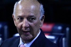 TSE barra candidatura de Arruda para o governo do DF
