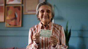 Abstenção de eleitores com mais de 70 anos cai 10 pontos percentuais