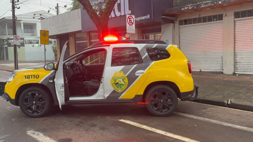 Ataque a tiros em tabacaria deixa jovem de 24 anos morto e mulher ferida em Maringá