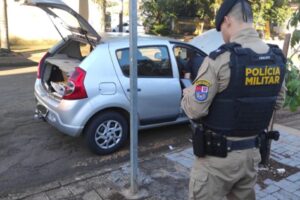 Carro com mais de R$ 62 mil em multas e 244 infrações é apreendido pela PM em Maringá