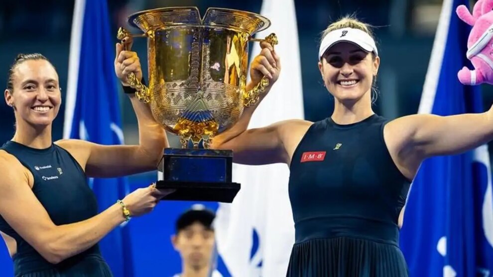 Dupla de Stefani fatura WTA 1000 de Pequim, o 5º título na temporada