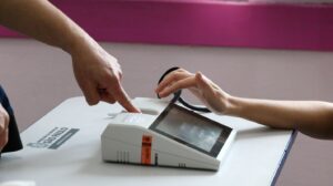 Eleitor sem biometria pode votar no segundo turno das eleições
