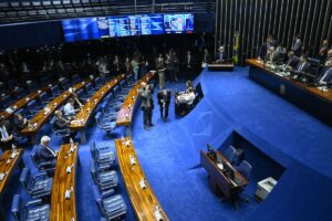 Fim da escala 6x1: Alcolumbre mantém calendário, mas votação é incerta