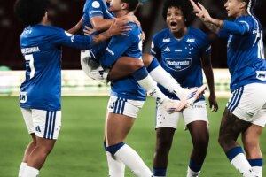 Libertadores Feminina: Cruzeiro resiste à altitude e vence na estreia