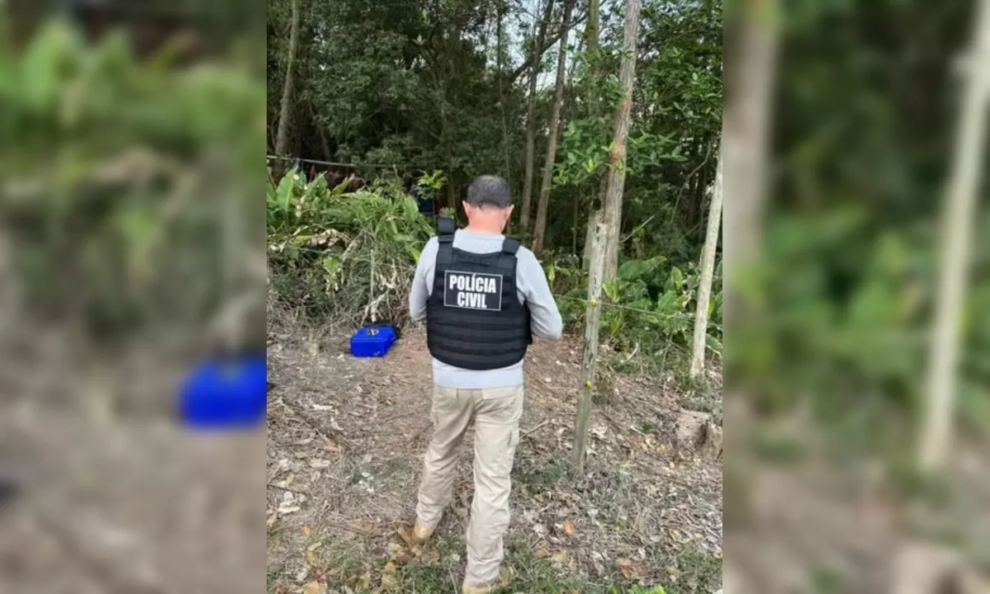 Mãe ouve disparos e corpos de três filhos são encontrados carbonizados em SC