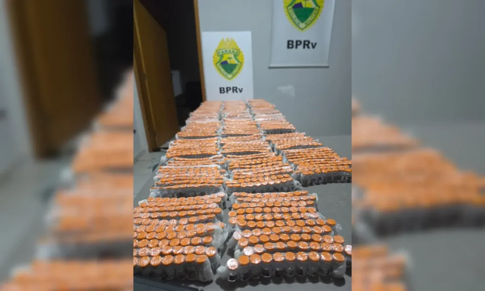Motorista é preso com quase 3 mil ampolas de remédio proibido após perseguição no PR