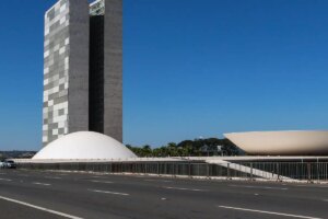 PL foi o partido que mais elegeu deputados e senadores
