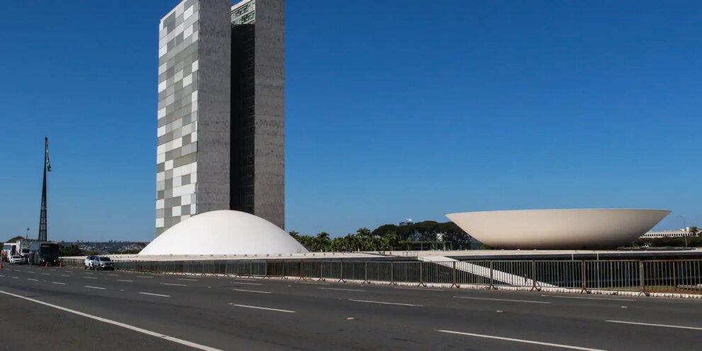 PL foi o partido que mais elegeu deputados e senadores