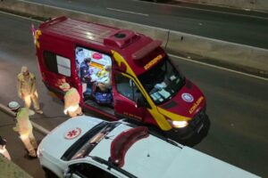 Perseguição policial termina com suspeito de tráfico pulando de viaduto de 7 metros em Maringá