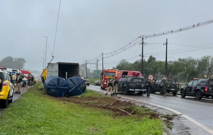 Perseguição termina com casal baleado e caminhão com drogas apreendido na BR-277