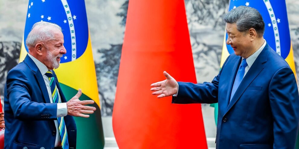 Presidente chinês Xi Jinping parabeniza Lula por reeleição