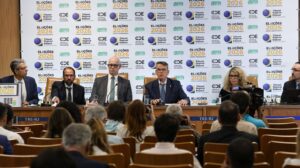 Retotalização de votos no RJ confirma Douglas Ruas como governador