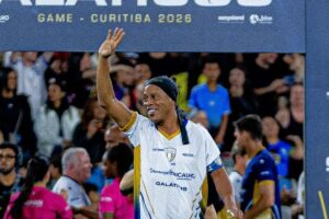 Ronaldinho Gaúcho anuncia volta aos gramados pelo italiano Ravenna