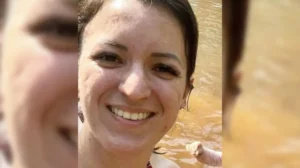 Suspeito de esfaquear companheira na frente da filha é preso no Paraná